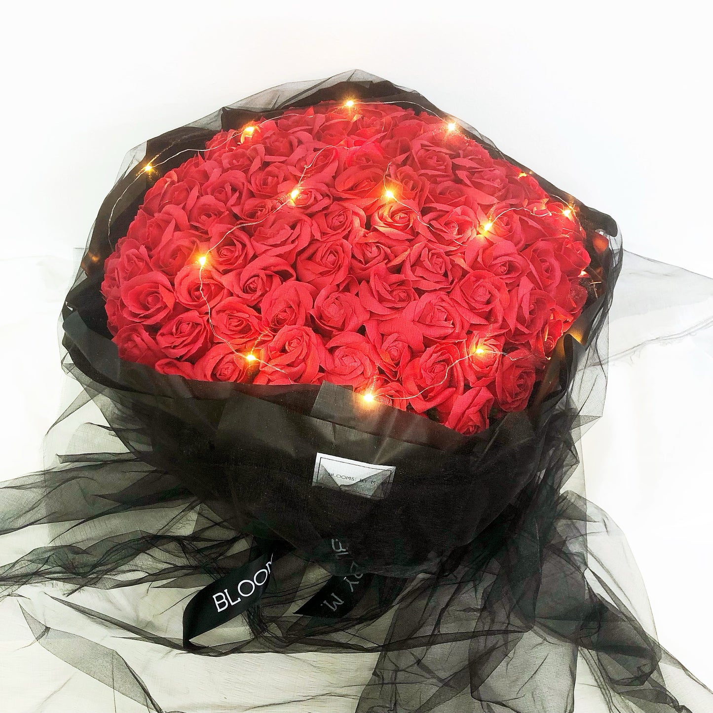 I Love You More – 99 Roses in Red